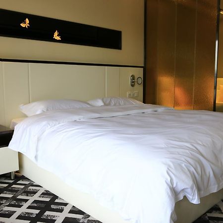 D•Mark Hotel Гуйян Экстерьер фото
